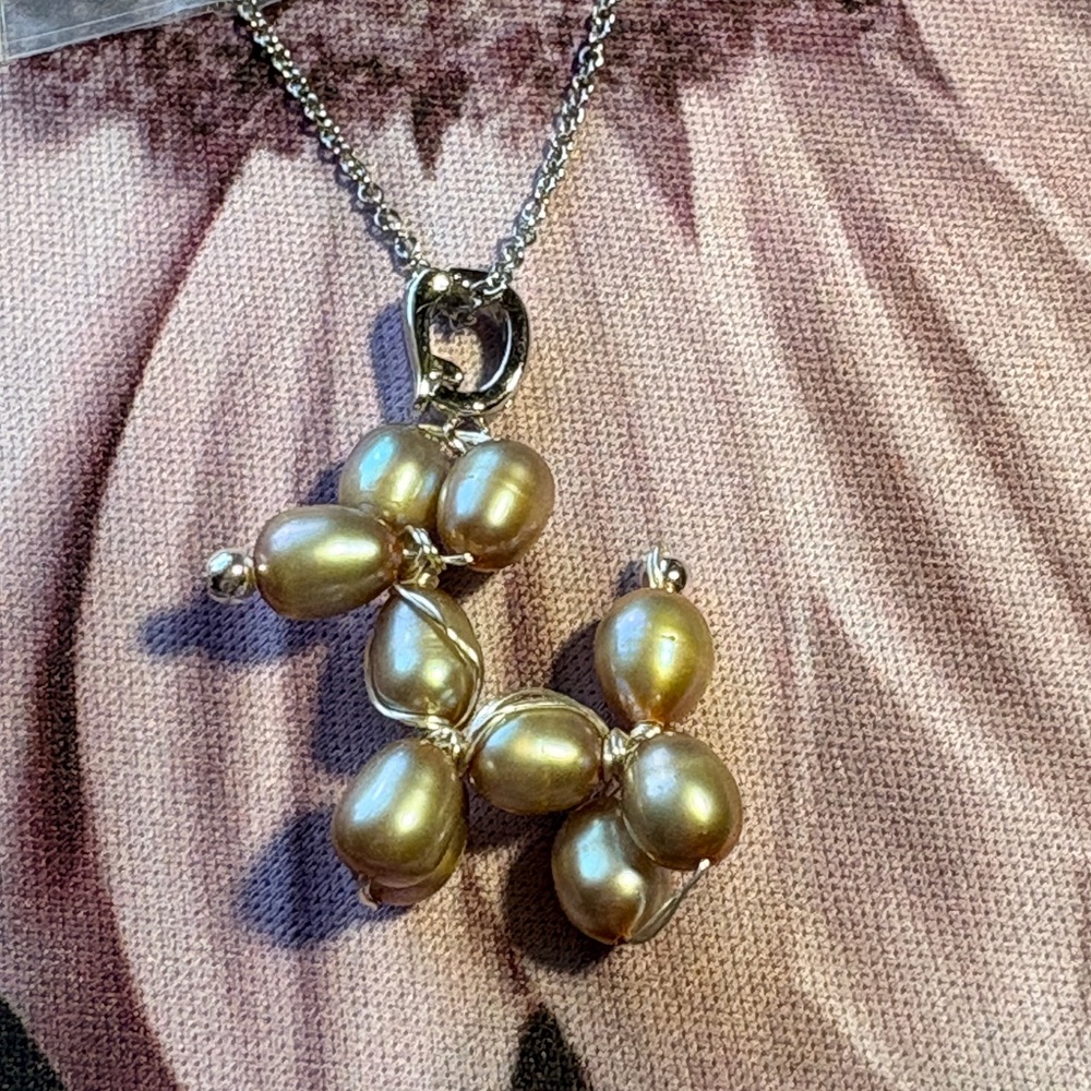 Elegant Gold freshwater Pearl Dog Pendant Necklace